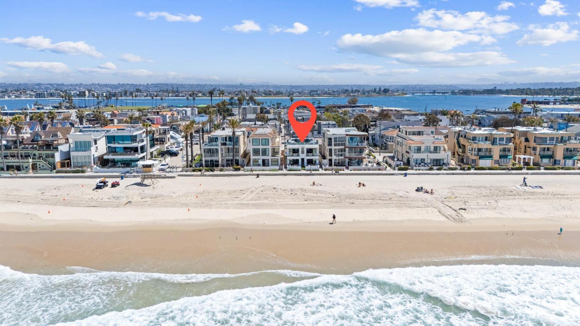 Holiday home Luxury Oceanfront Fourplex With Roof Deck Sleeps 22 *