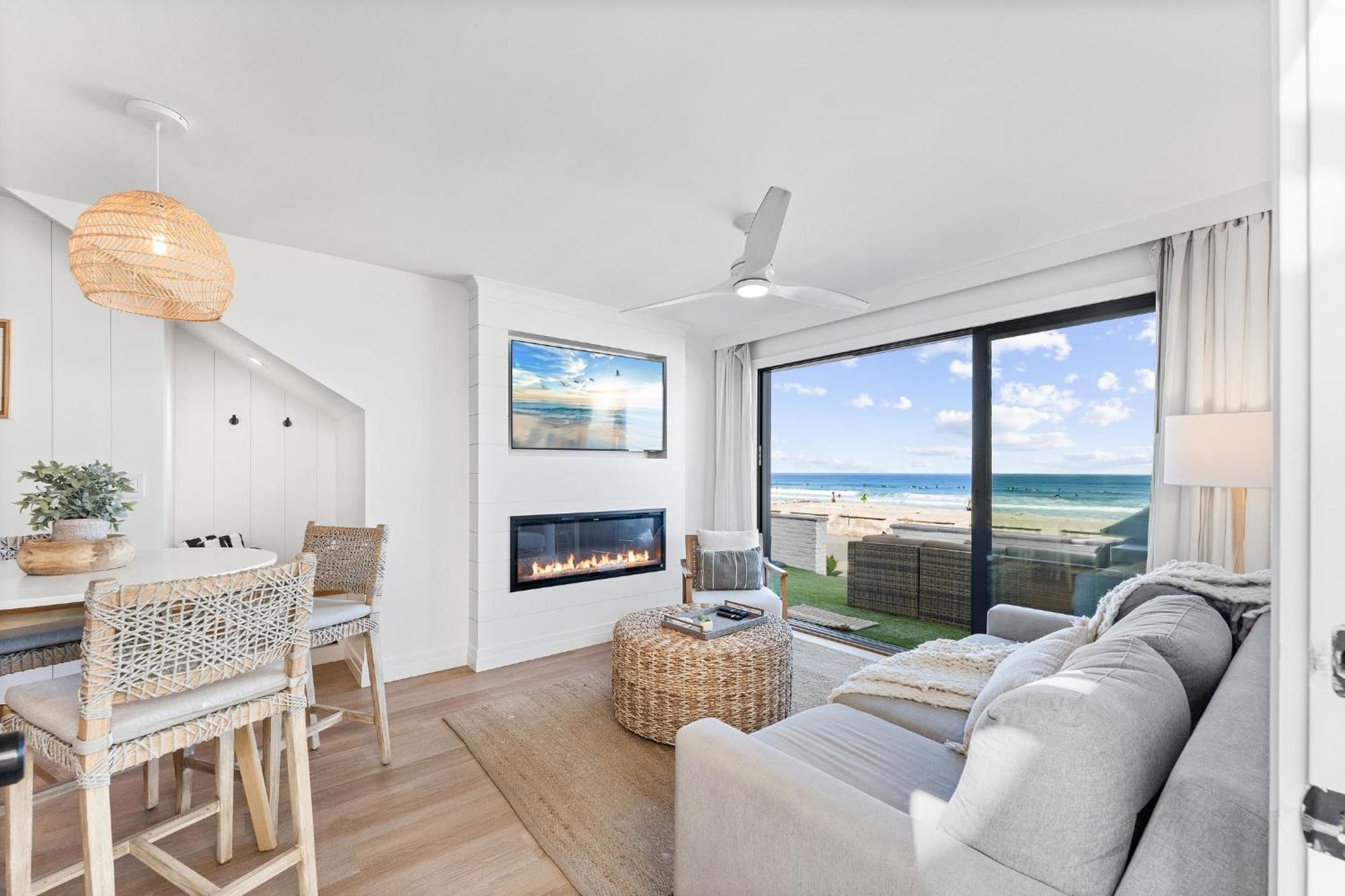 Luxury Oceanfront Fourplex With Roof Deck Sleeps 22 Holiday home