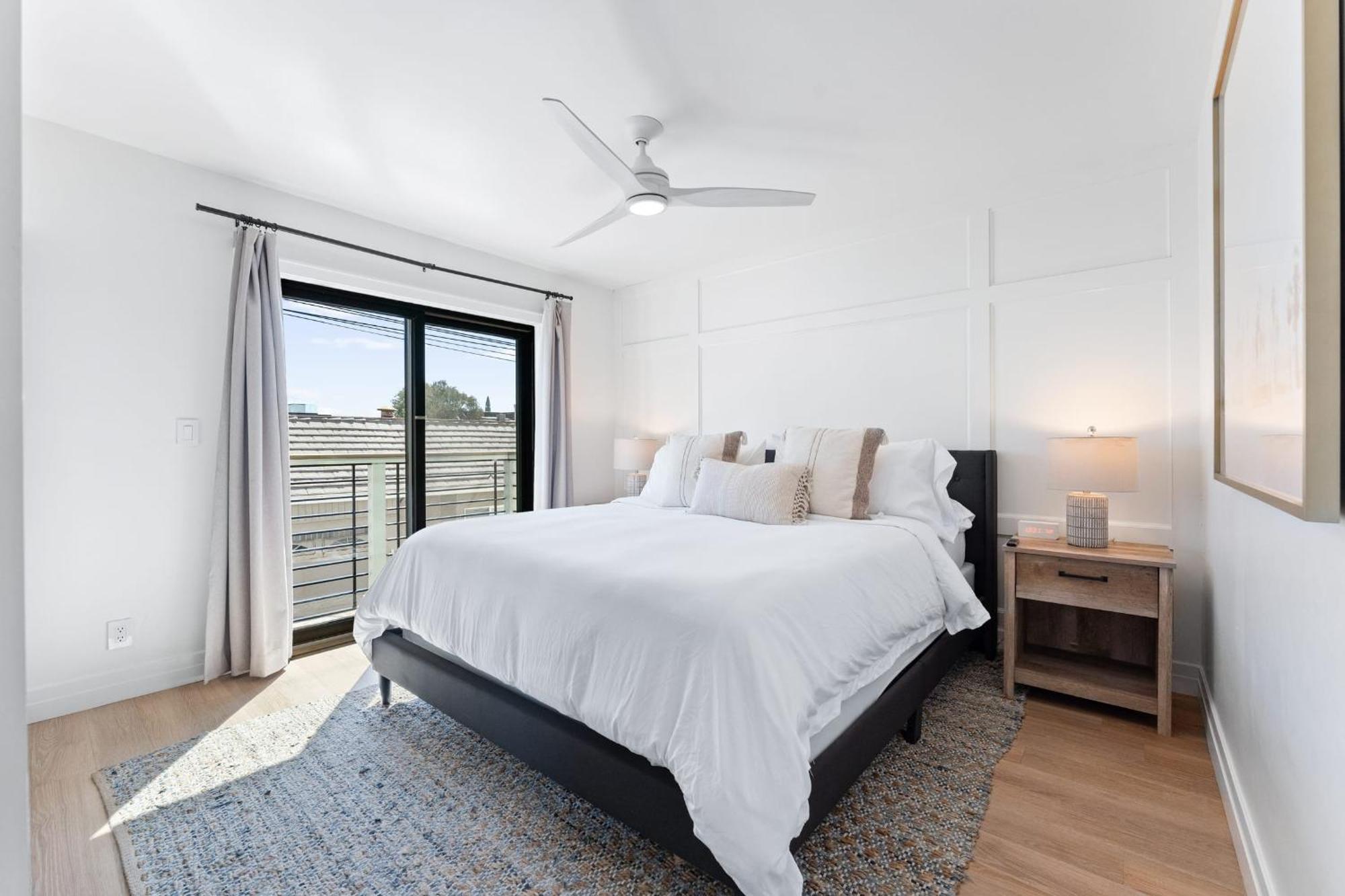 Holiday home Luxury Oceanfront Fourplex With Roof Deck Sleeps 22
