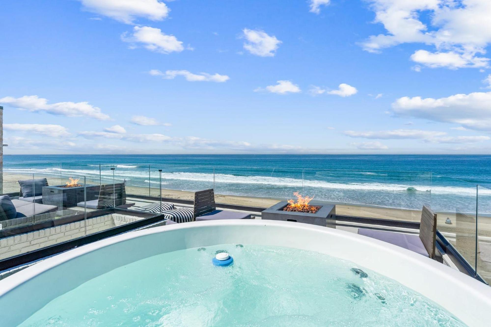 Holiday home Luxury Oceanfront Fourplex With Roof Deck Sleeps 22 *