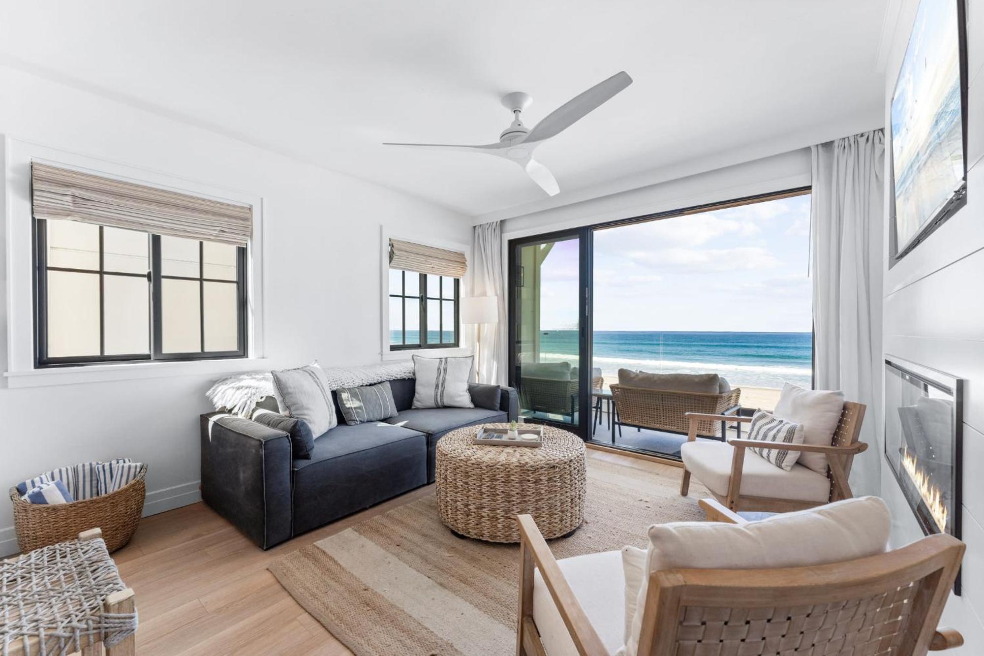 Luxury Oceanfront Fourplex With Roof Deck Sleeps 22 Holiday home