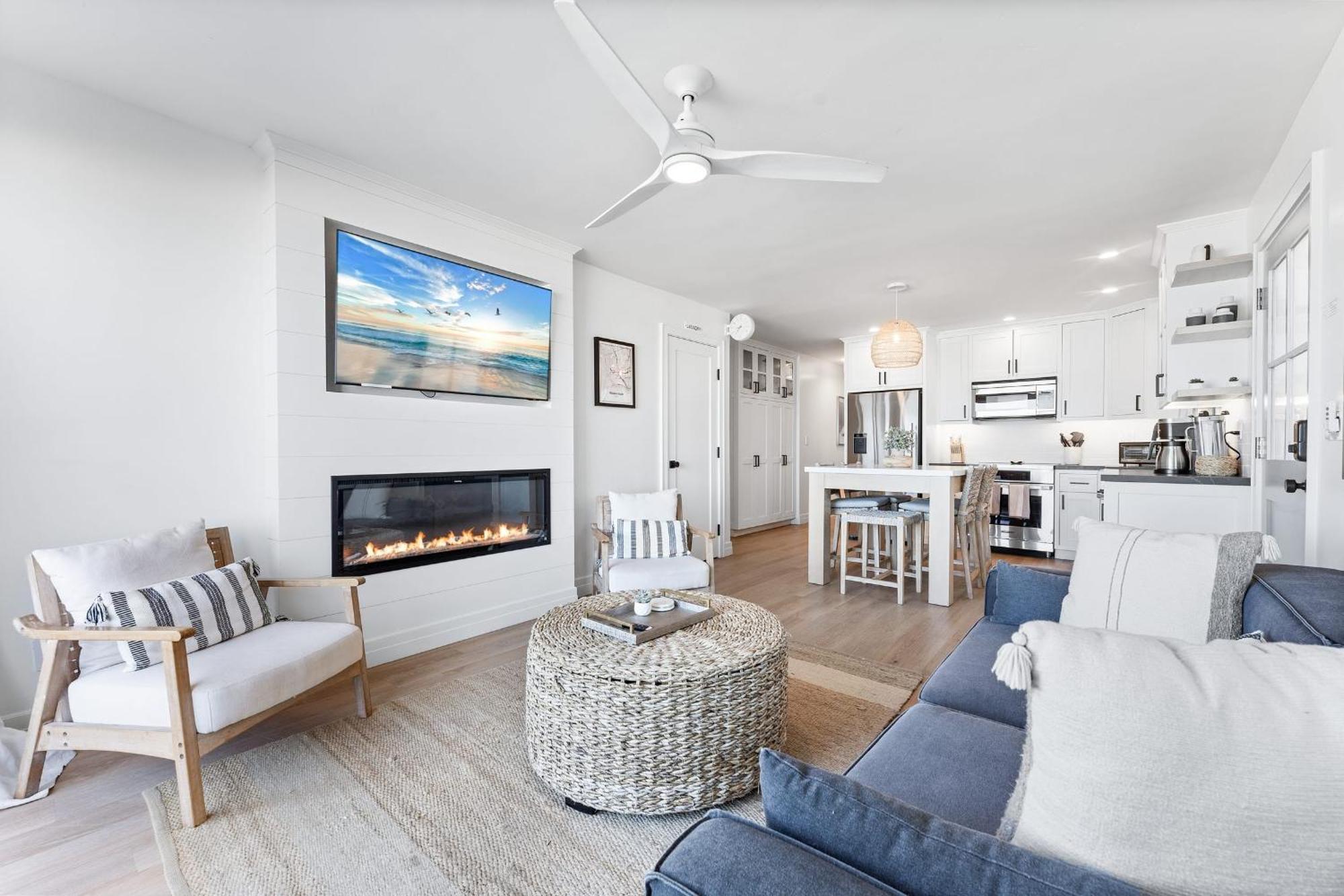 Luxury Oceanfront Fourplex With Roof Deck Sleeps 22 Holiday home *